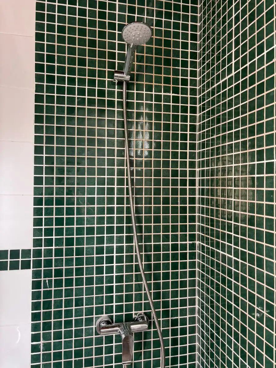 Grifo Ducha Azulejos Verdes
